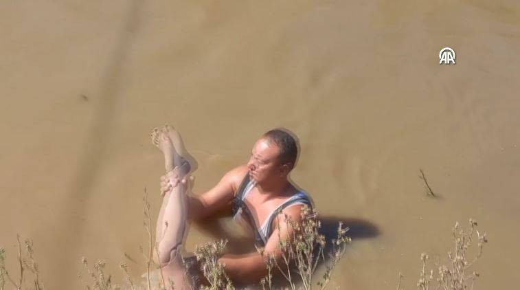 Sulama kanalında bir battı bir çıktı. Boğulma ihbarına giden ekipler şaşkına döndü - Resim: 10